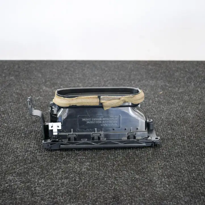 Volvo V70 (2007 - 2013) 30755179 Воздушная решетка панели — фото 2