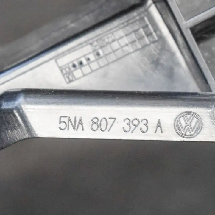 Volkswagen Tiguan (2016 - 2020) 5NA807393A Кронштейн угловой части бампера — фото 3