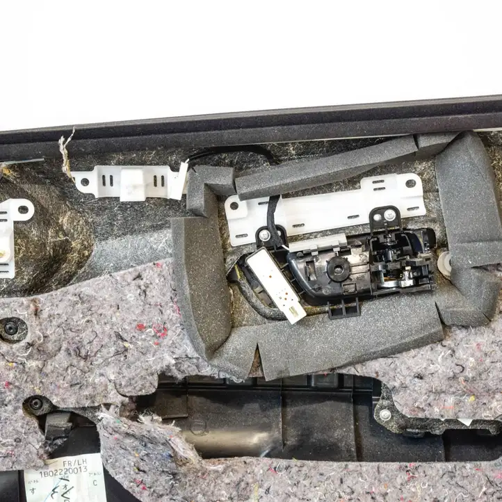 Lexus RX 330 - 350 - 400H (2006 - 2009) 1B02220013 Обшивка передней двери — фото 3