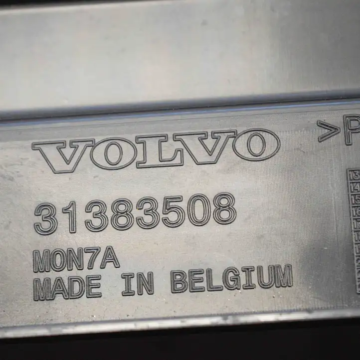 Volvo XC90 (2014 - 2019) 31383508 Облицовка радиатора — фото 6
