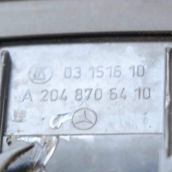 Mercedes-Benz C W204 (2007 - 2014) A2048706410 Кнопка фаркопа в багажнике — фото 6