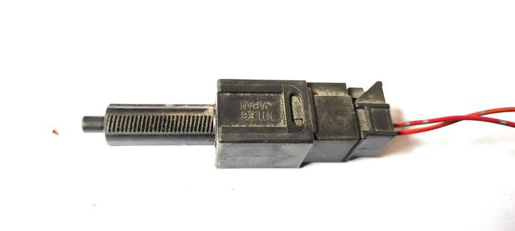 Nissan Almera Tino (2000 - 2006)   Датчик тормозной педали