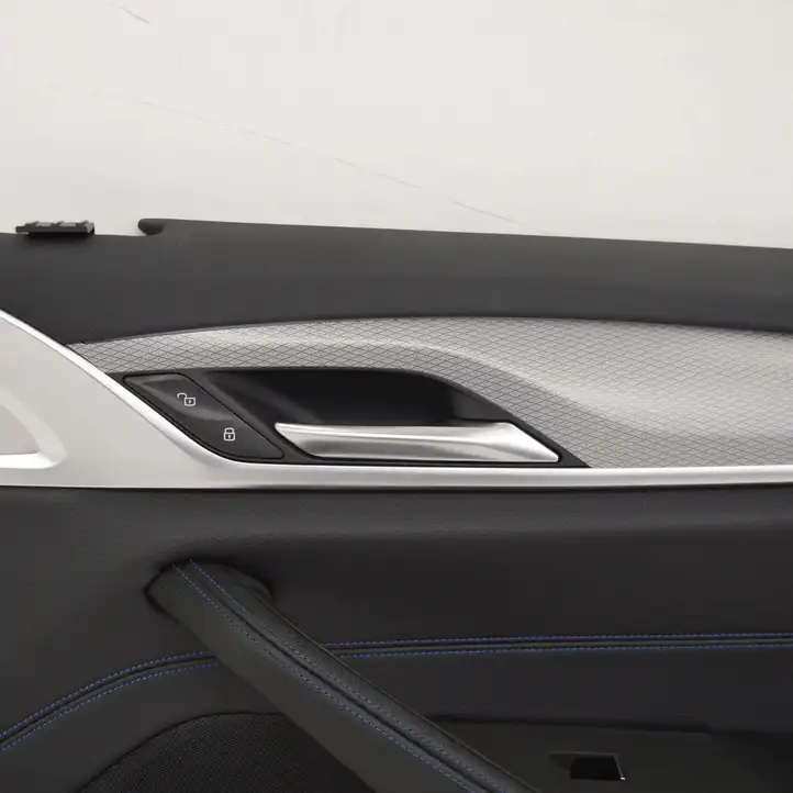 BMW 5 G30 G31 (2016 - ) Обшивка передней двери — фото 1