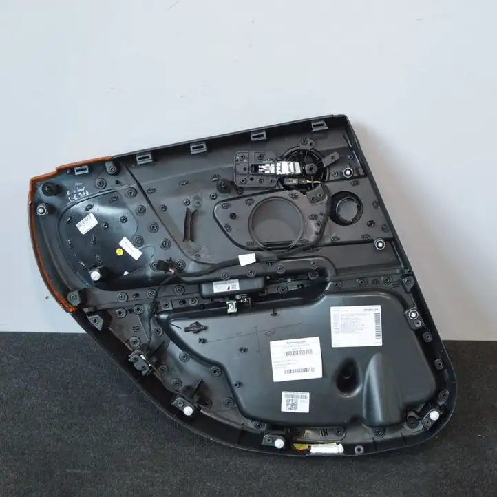 Mini Cooper Countryman F60 (2016 - 2020) 16631410 Обшивка задней двери — фото 7