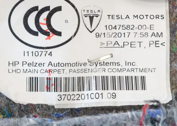 Tesla Model S (2016 - 2021) 104758200E Задний коврик салона — фото 8