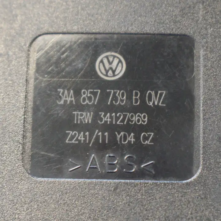 Volkswagen PASSAT B7 (2011 - 2014) 3AA857739B Задний средний замок ремня — фото 6
