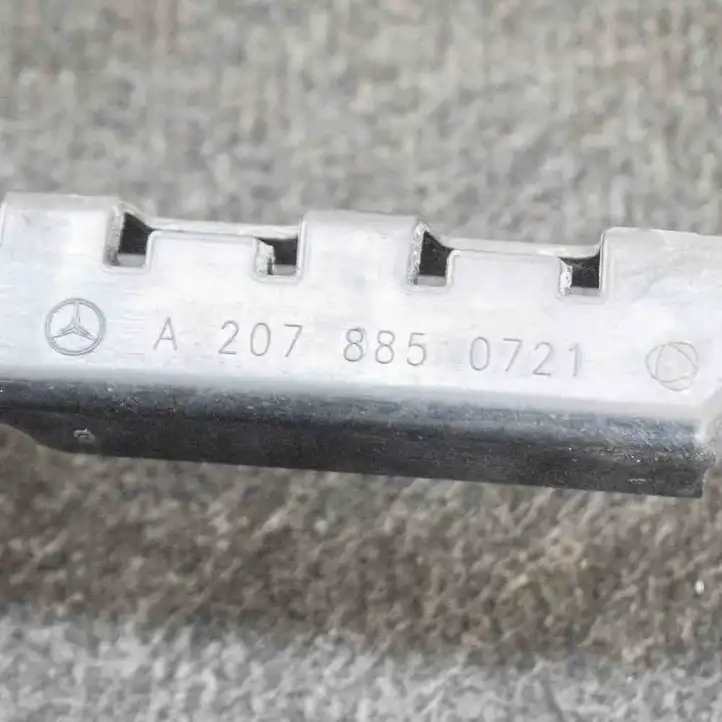 Mercedes-Benz E A207 (2010 - 2017) A2078850721 Кронштейн угловой части бампера — фото 3