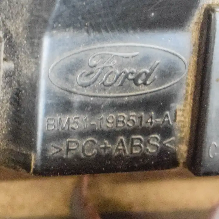 Ford Focus (2011 - 2015) Другая часть кузова — фото 5