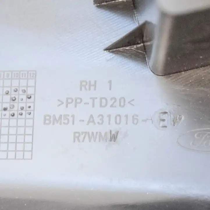 Ford Focus (2011 - 2015) BM51A31016AEW Верхняя обшивка стойки B — фото 4