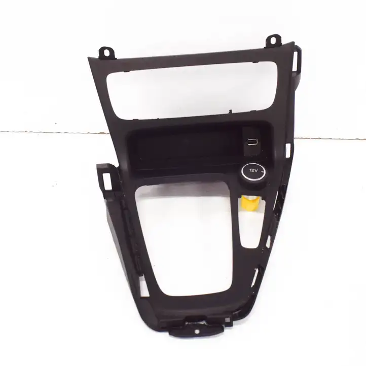 Ford Focus (2015 - 2019) F1EBA044C82BGW Другая деталь консоли (туннеля) — фото 1
