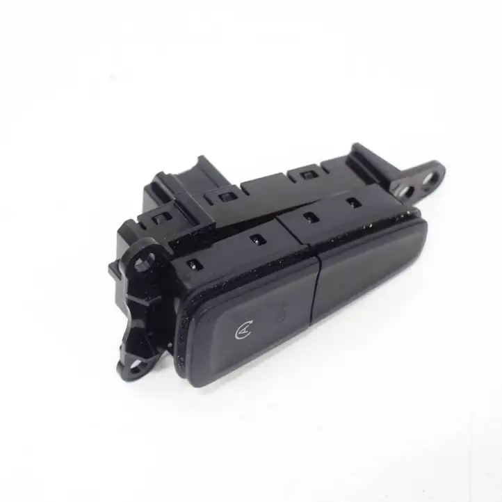 Ford Focus (2015 - 2019) F1ET11B573AA Кнопка фаркопа в багажнике — фото 1