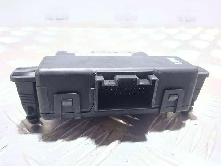 Volkswagen Golf V (2003 - 2009)  1K0907530E Модуль управления gateway