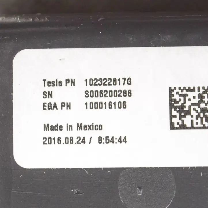 Tesla Model X (2015 - 2021) 102322817G Вещевой ящик — фото 3