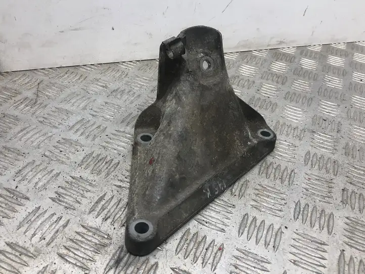 BMW 5 E60 E61 (2004 - 2010) 22116769153 Кронштейн двигателя — фото 1
