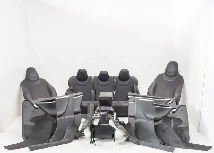 Tesla Model S (2012 - 2016) 104390902A Комплект салона — фото 1
