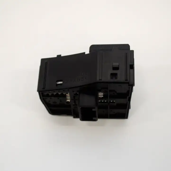 Toyota Prius (XW30) (2009 - 2015) 1461J9D Кнопка фаркопа в багажнике — фото 3