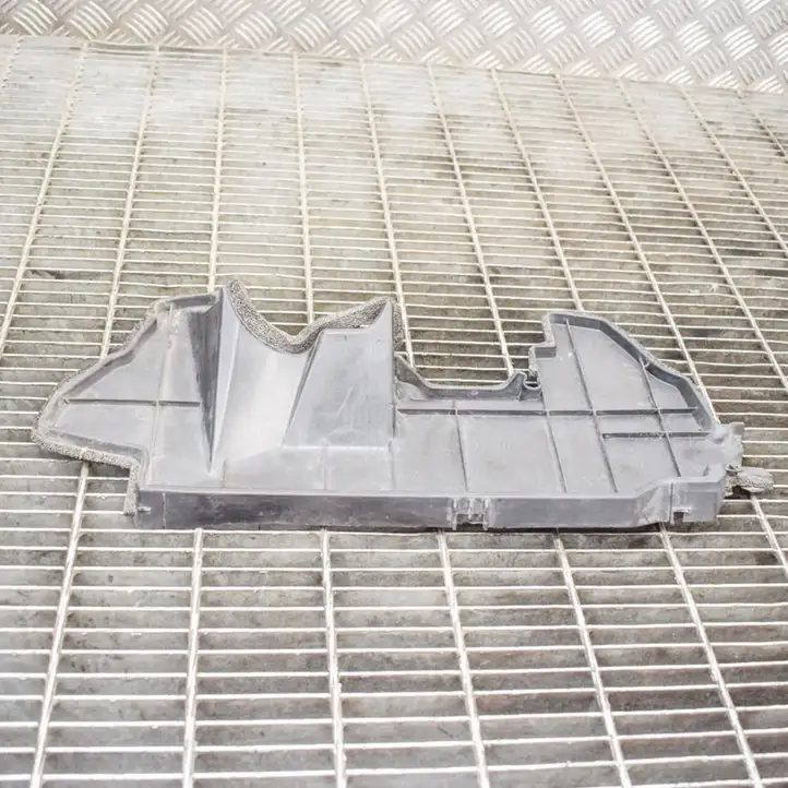 Toyota Prius (NHW20) (2003 - 2009) 5328647010 Кронштейн панели радиатора — фото 1