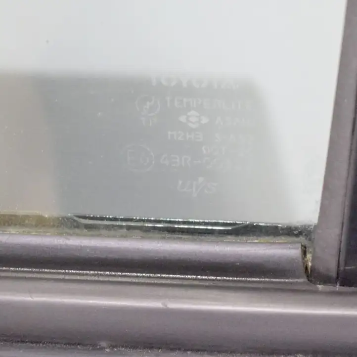 Toyota Prius (NHW20) (2003 - 2009) 6700447040 Задняя дверь — фото 6