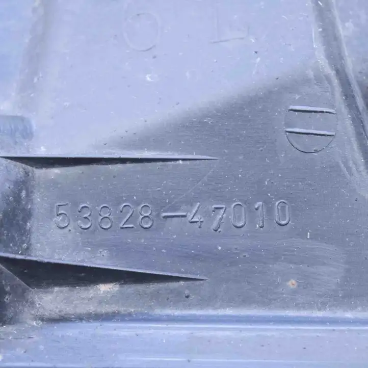 Toyota Prius (NHW20) (2003 - 2009) 5382847010 Накладка крыла — фото 7