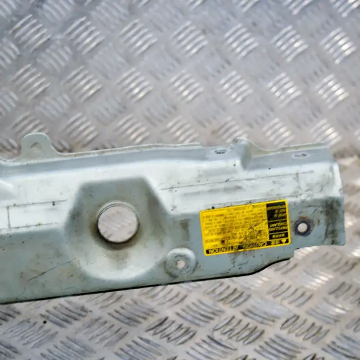 Toyota Prius (NHW20) (2003 - 2009) Верхняя панель радиатора — фото 5