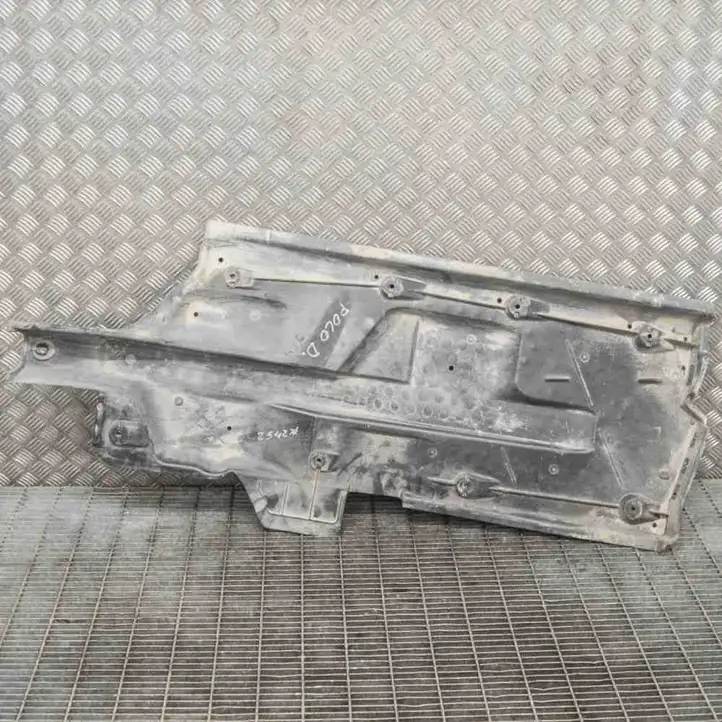 Volkswagen Polo V 6R (2009 - 2015) 6Q0825202M Боковая защита днища — фото 1