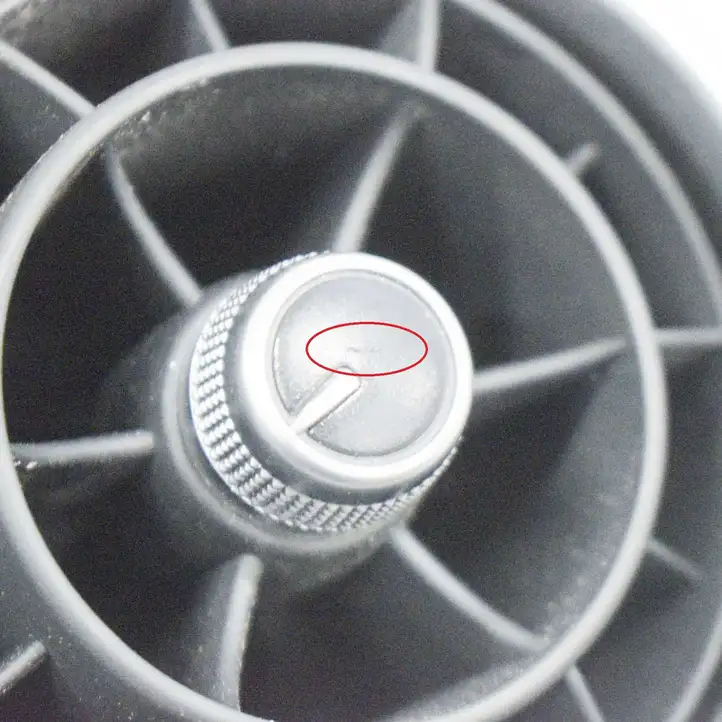 Audi A1 (2010 - 2014) 8X1820902 Воздушная решетка панели — фото 5
