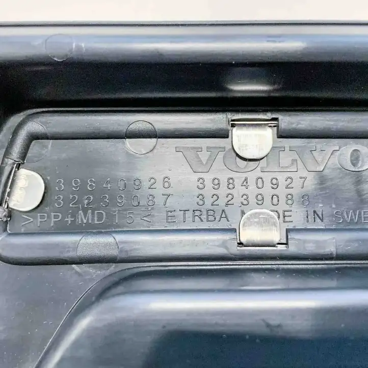 Volvo S90, V90 (2016 - 2020) 39840924 Отделка порога багажника — фото 9
