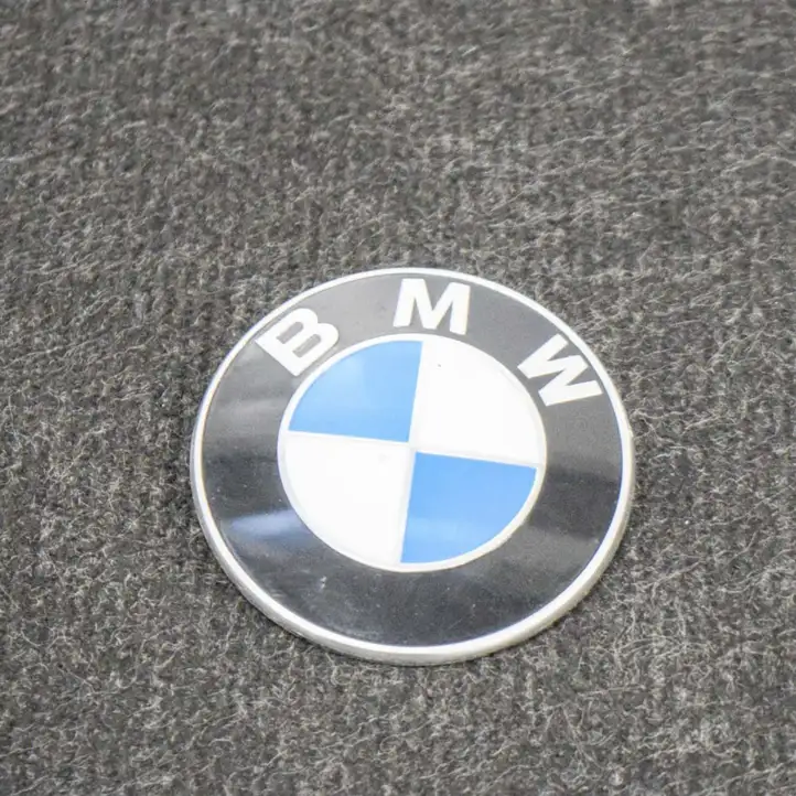 BMW 2 F22 F23 (2013 - 2017) 8219237 Эмблема производителя — фото 1