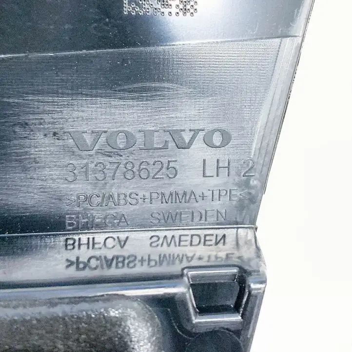 Volvo S90, V90 (2016 - 2020) 31378625 Накладка стекла задней двери — фото 7