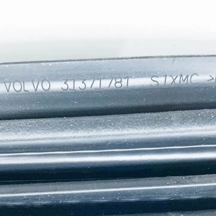 Volvo S90, V90 (2016 - 2020) 31371781 Уплотнитель багажной двери (кузов) — фото 7