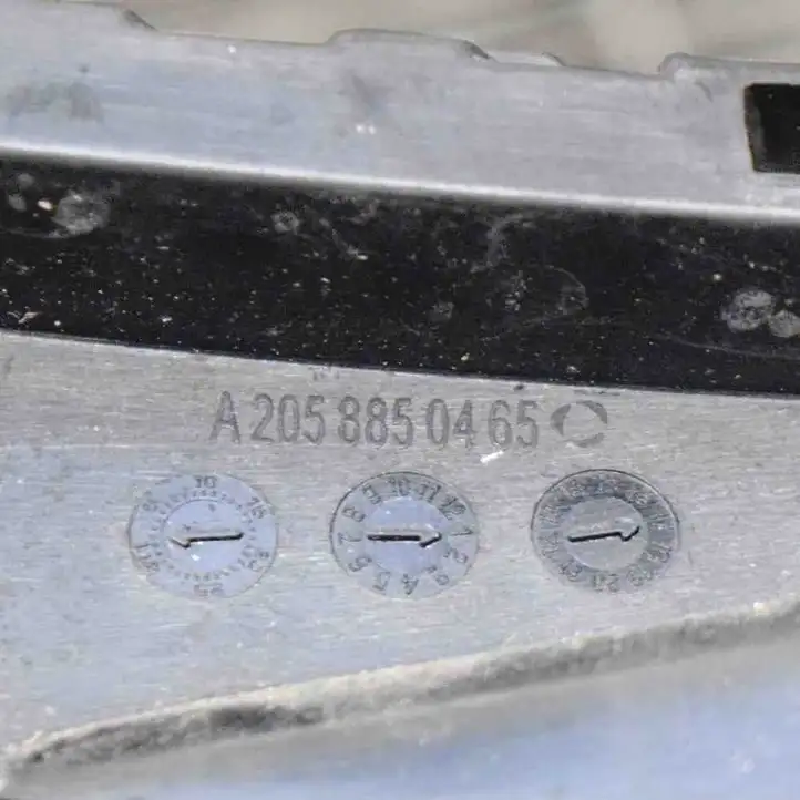 Mercedes-Benz C W205 (2014 - 2021) A2058850465 Кронштейн заднего бампера — фото 6