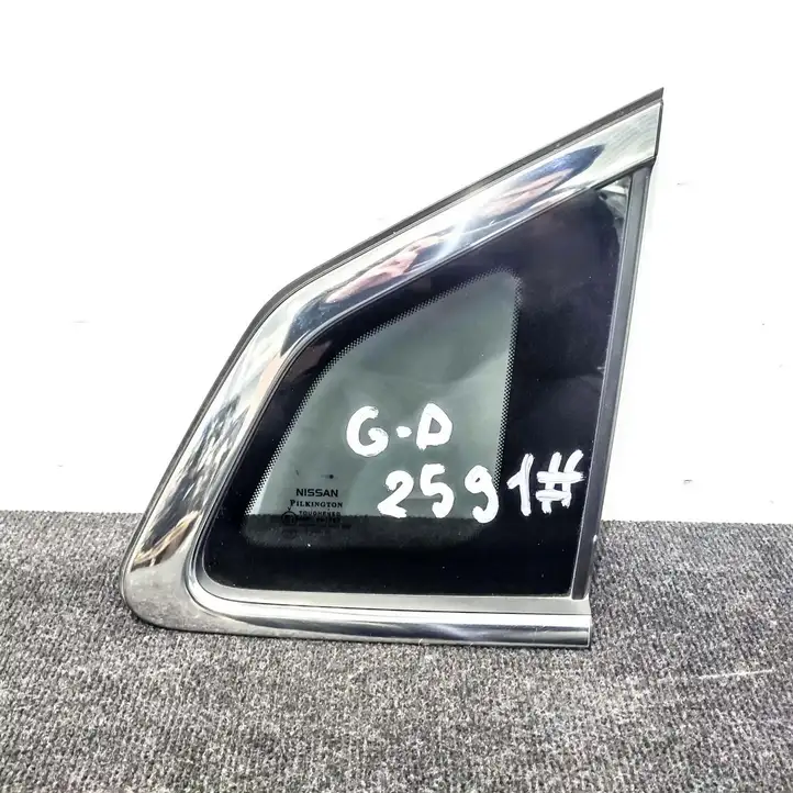 Nissan Qashqai (2013 - 2017) 43R001595 Форточка двери — фото 1