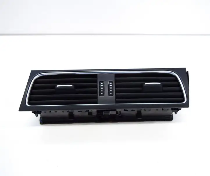 Audi A5 8T 8F (2007 - 2011) 8T2820951B Воздушная решетка панели — фото 1