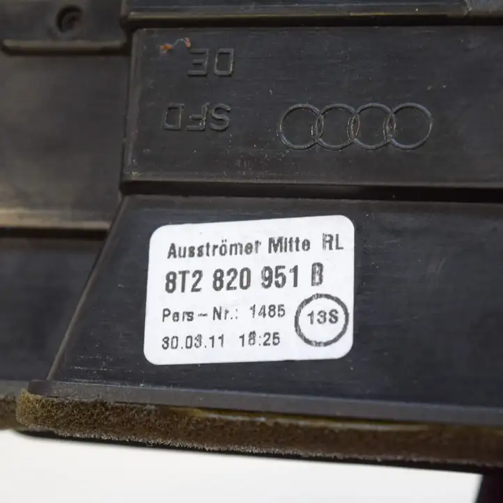 Audi A5 8T 8F (2007 - 2011) 8T2820951B Воздушная решетка панели — фото 3