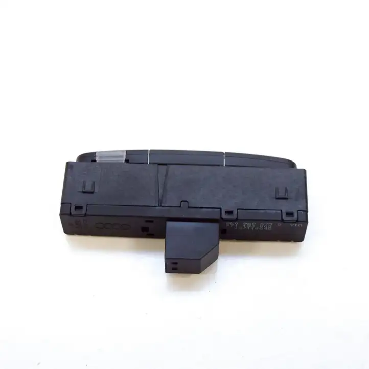 Audi A5 8T 8F (2007 - 2011) 8K0959673G Кнопка фаркопа в багажнике — фото 3