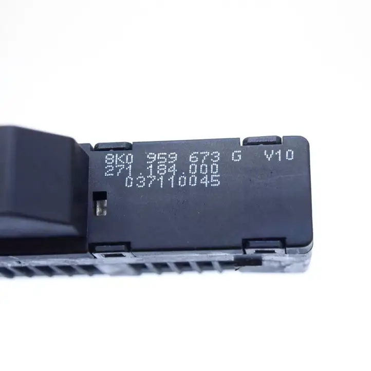 Audi A5 8T 8F (2007 - 2011) 8K0959673G Кнопка фаркопа в багажнике — фото 6