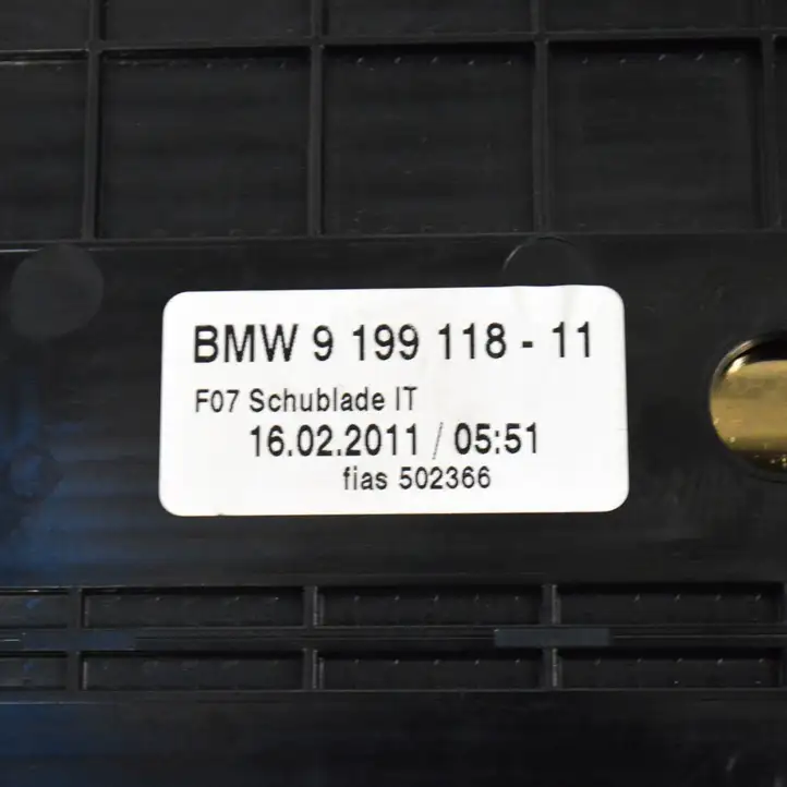 BMW 5 GT F07 (2010 - 2017) 9199118 Вещевой ящик — фото 4