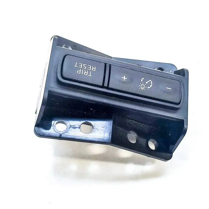 Nissan Qashqai (2013 - 2017) 70424C Кнопка фаркопа в багажнике — фото 5