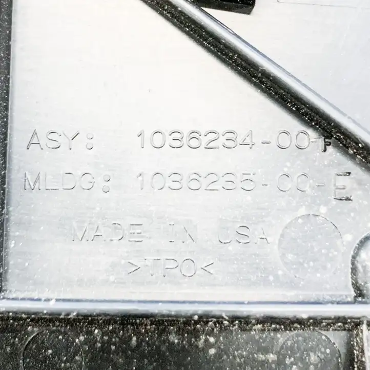 Tesla Model X (2015 - 2021) 103623500E Облицовка радиатора — фото 8