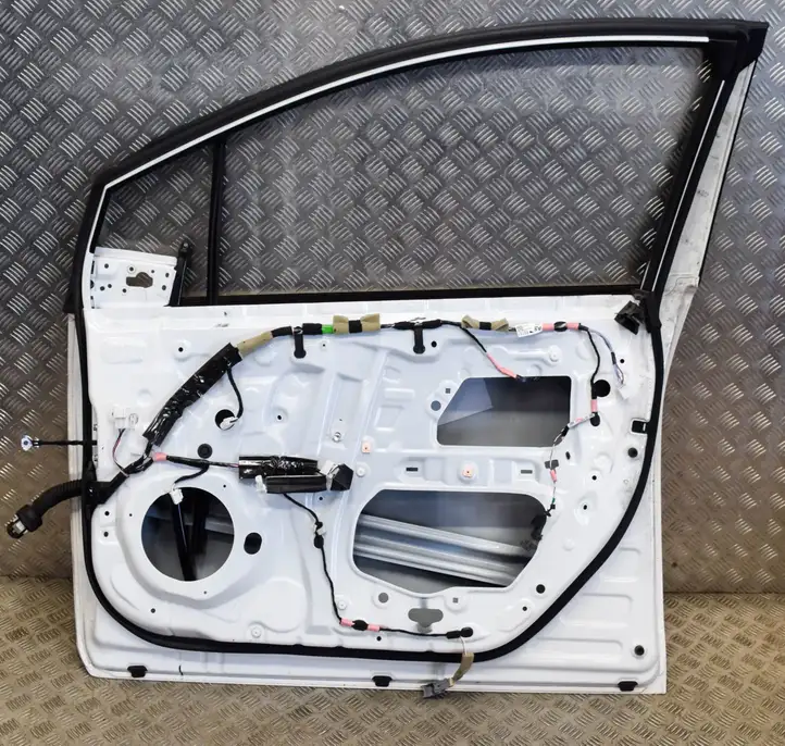 Toyota Prius (XW50) (2015 - ) 6700147152 Дверь — фото 2