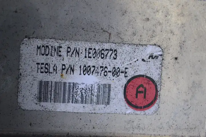 Tesla Model S (2016 - 2021) 100747600E электрический вентилятор батареи автомобиля — фото 4