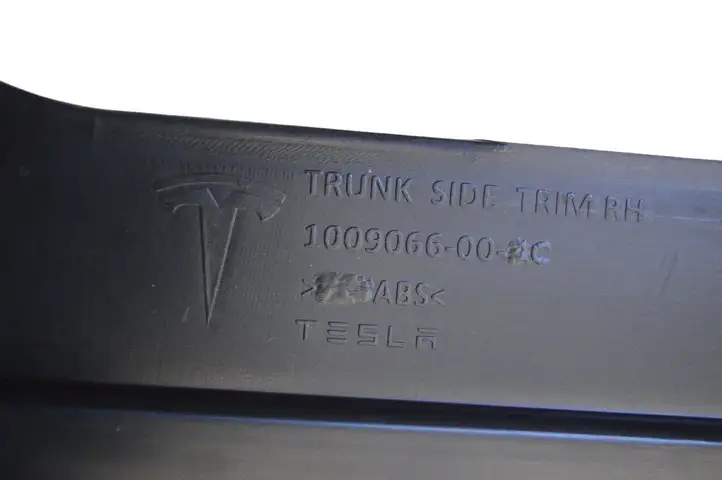 Tesla Model S (2012 - 2016) 100906600C Задняя боковая обшивка салона — фото 5