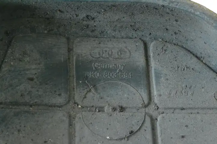 Audi A4 S4 B8 8K (2007 - 2011) 8K0803594 Другая часть кузова — фото 5