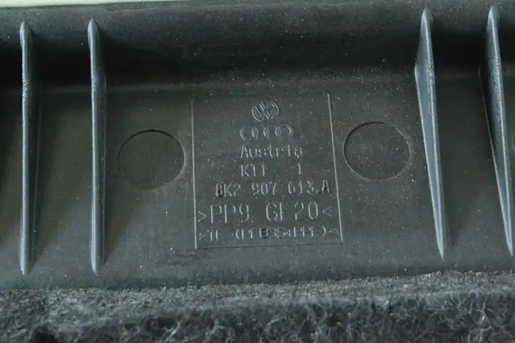 Audi A4 S4 B8 8K (2007 - 2011) 8K2907613A Крышка ящика предохранителей — фото 5