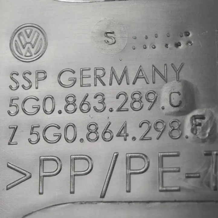Volkswagen Golf VII (2013 - 2019) 5G0864298F Другая деталь консоли (туннеля) — фото 6