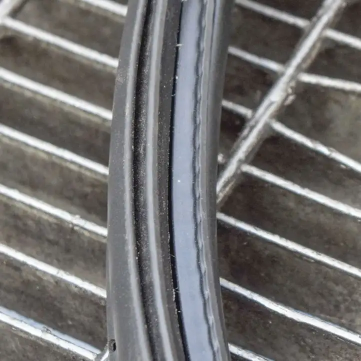 Tesla Model 3 (2017 - 2023) 109106900C Уплотнитель багажной двери (кузов) — фото 3