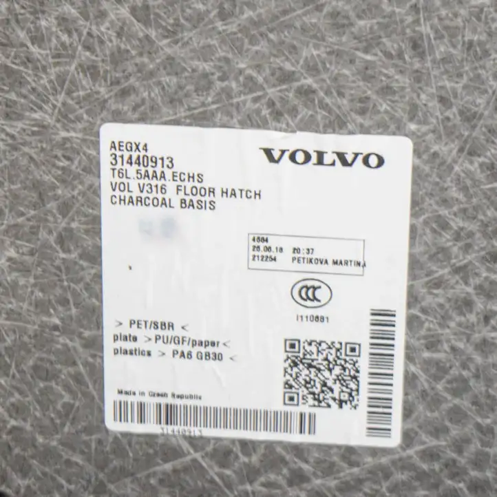 Volvo XC40 (2017 - ) 31440913 Пол багажника — фото 3