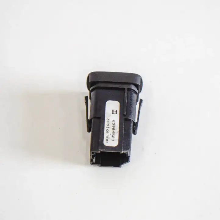 Chevrolet Volt I (2010 - 2015) 25984503 Кнопка фаркопа в багажнике — фото 3