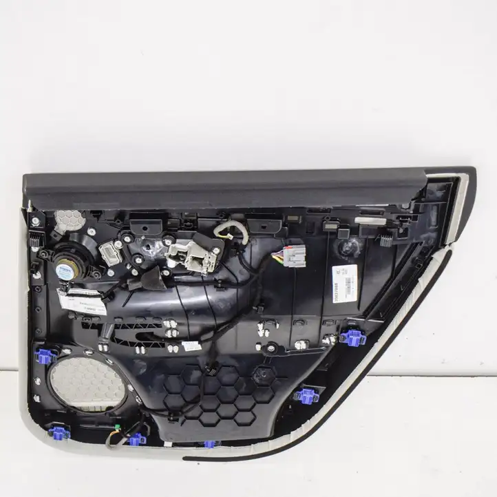 Volvo S90, V90 (2016 - 2020) Обшивка задней двери — фото 3