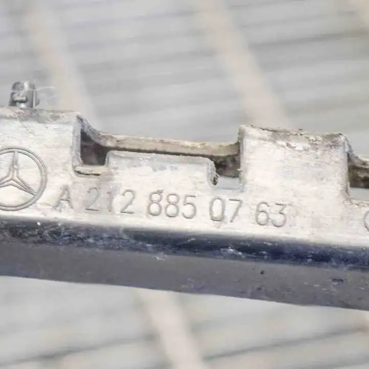 Mercedes-Benz E W212 (2009 - 2016) A2128850763 Кронштейн угловой части бампера — фото 6
